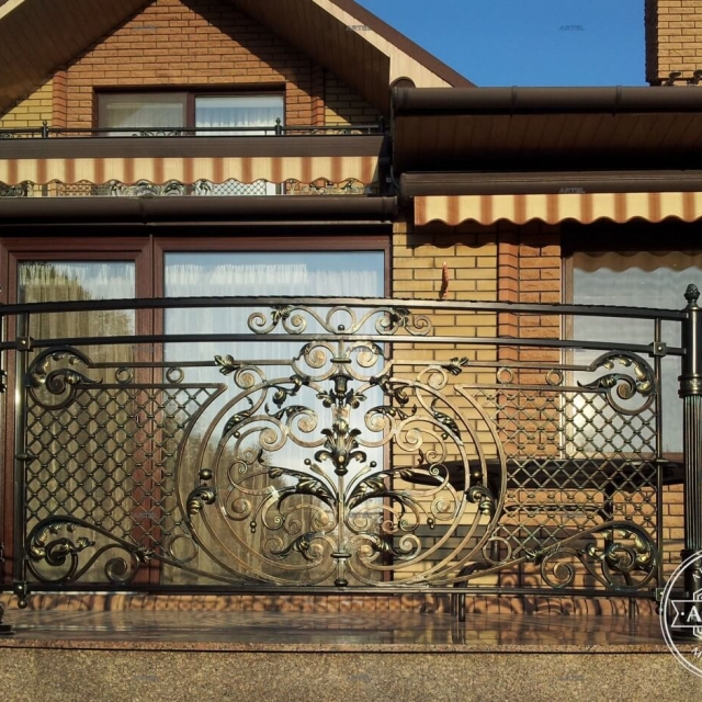 Кована огорожа